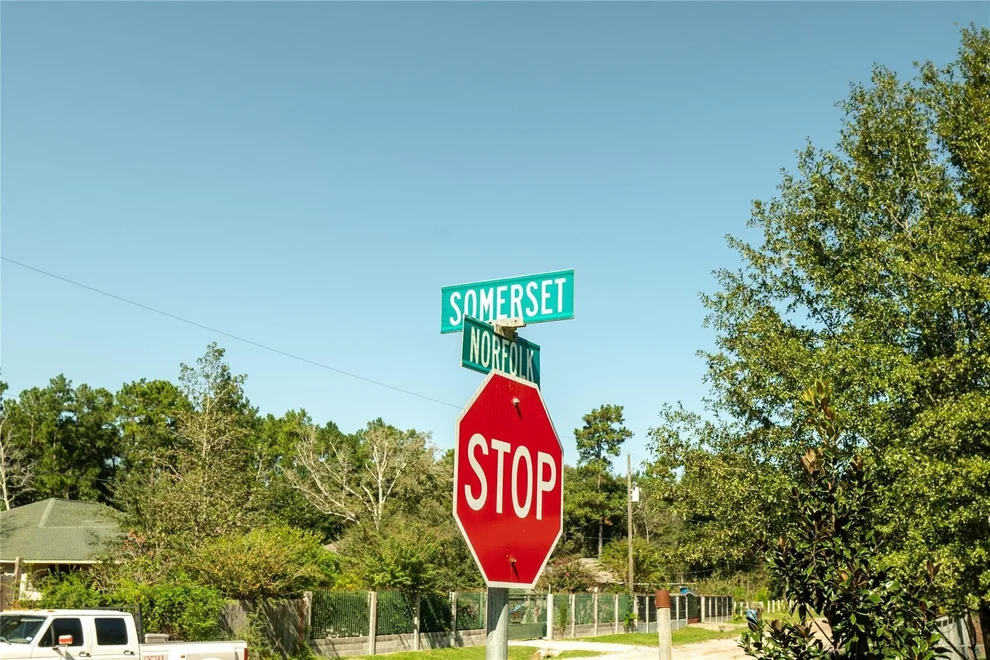 Unit for sale at 25865 Somerset, New Caney, TX 77357