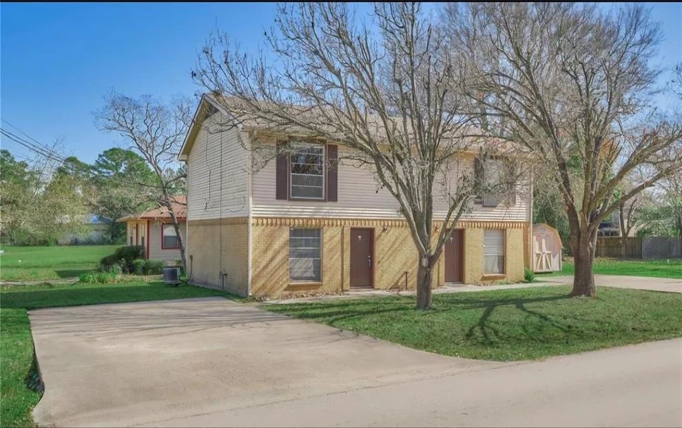 Unit for sale at 215 N Howard Street, Tomball, TX 77375
