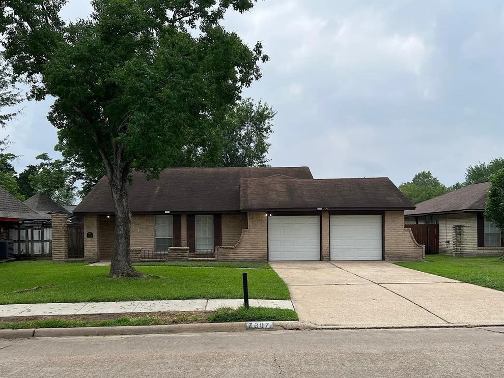 Unit for sale at 7307 Sawmill Trail, Houston, TX 77040