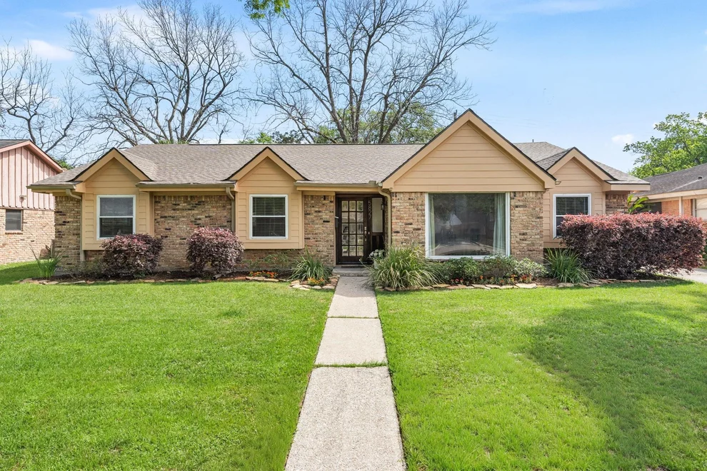 Unit for sale at 5827 Rutherglenn Drive, Houston, TX 77096