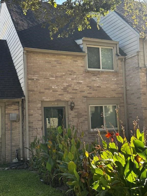 Unit for sale at 2120 Greenbriar Colony Drive, Houston, TX 77032