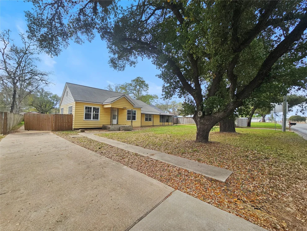 Unit for sale at 1023 Meyer Street, Sealy, TX 77474