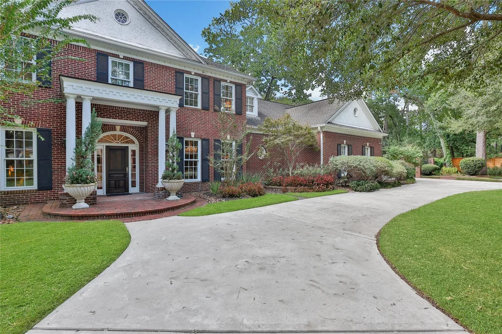 Unit for sale at 9 Leisure Lane, Bunker Hill Village, TX 77024