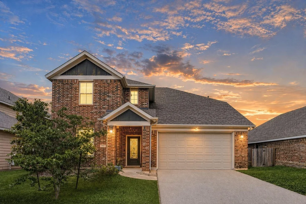 Unit for sale at 6614 Hunters Way Lane, Baytown, TX 77521