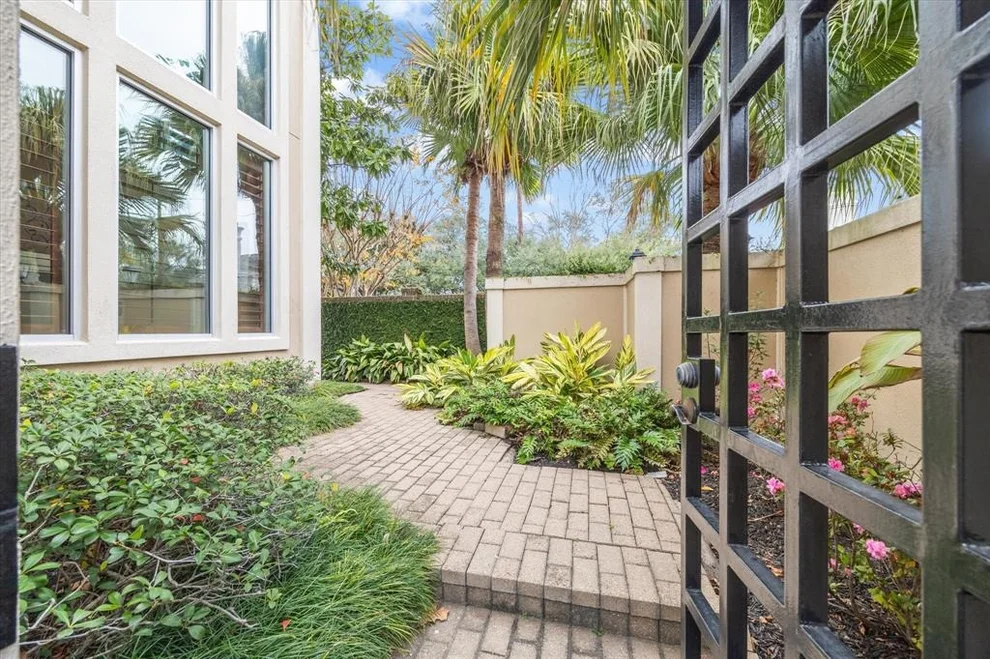 Unit for sale at 351 Indian Bayou, Houston, TX 77057
