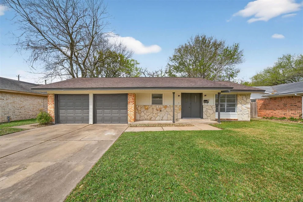 Unit for sale at 9931 Old Orchard Road, La Porte, TX 77571