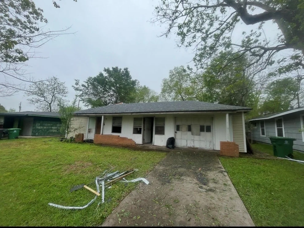 Unit for sale at 5710 Ridgeway Drive, Houston, TX 77033