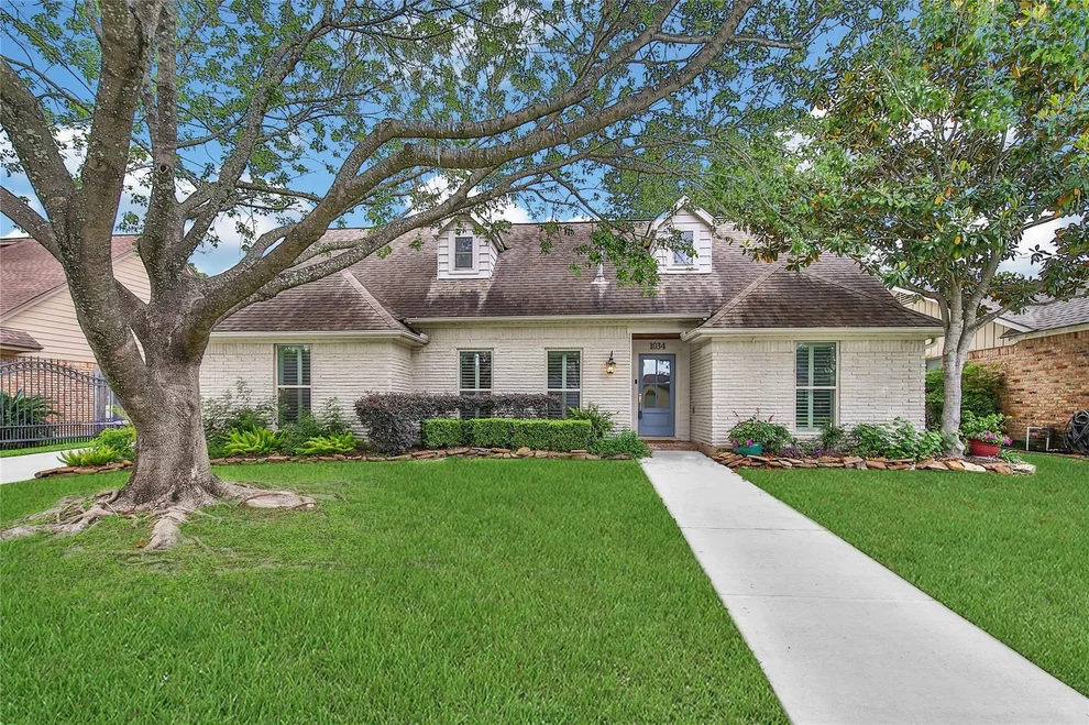 Unit for sale at 1034 Thornton Road, Houston, TX 77018