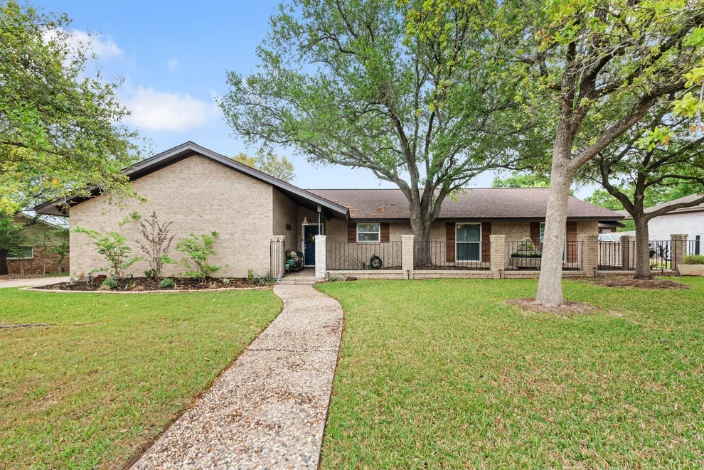 Unit for sale at 2512 Towering Oaks Drive, Bryan, TX 77802