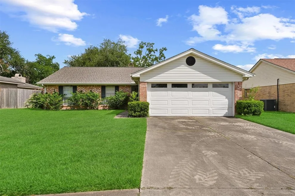 Unit for sale at 5106 Abercreek Avenue, Friendswood, TX 77546