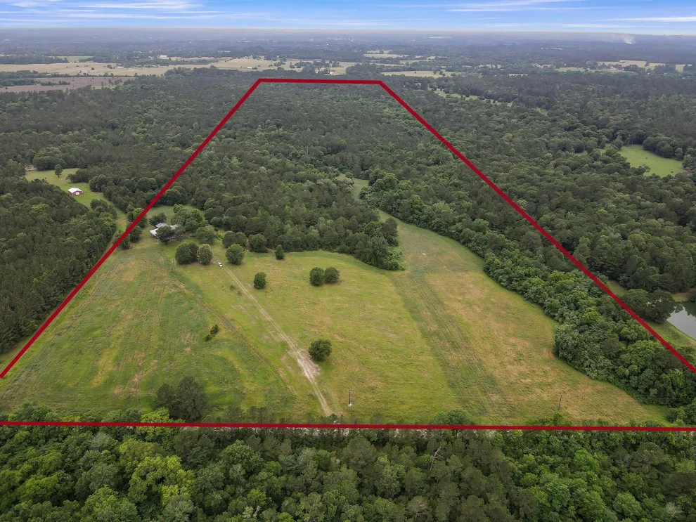 Unit for sale at 276 Walker Loop, Huntsville, TX 77340
