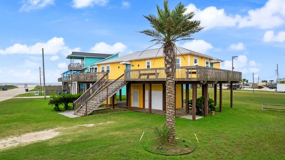 Unit for sale at 125 Bay Avenue, Surfside Beach, TX 77541
