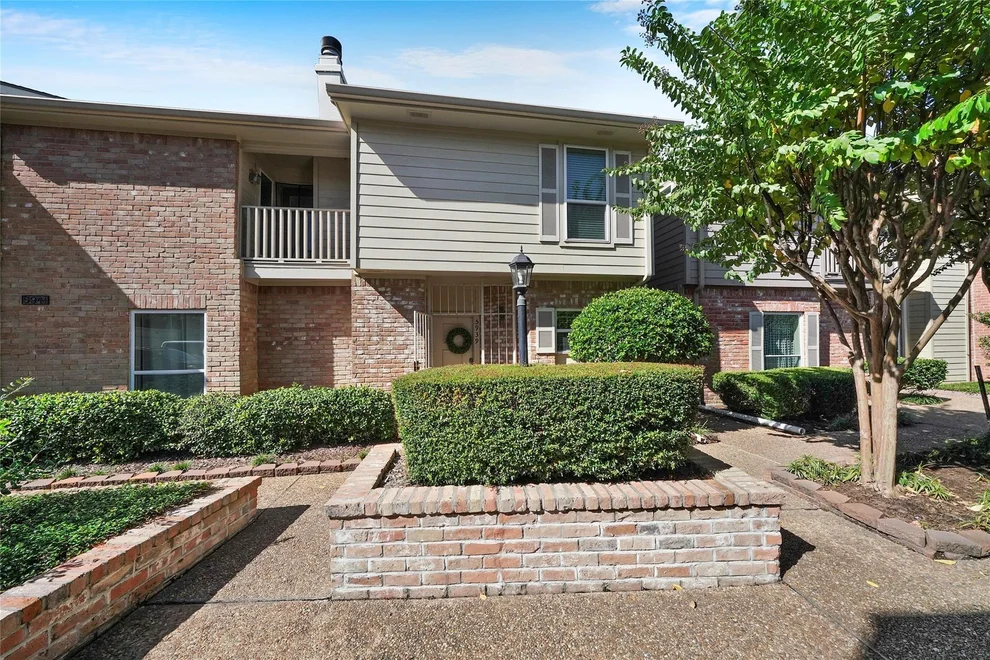 Unit for sale at 5939 Woodway Place Court, Houston, TX 77057