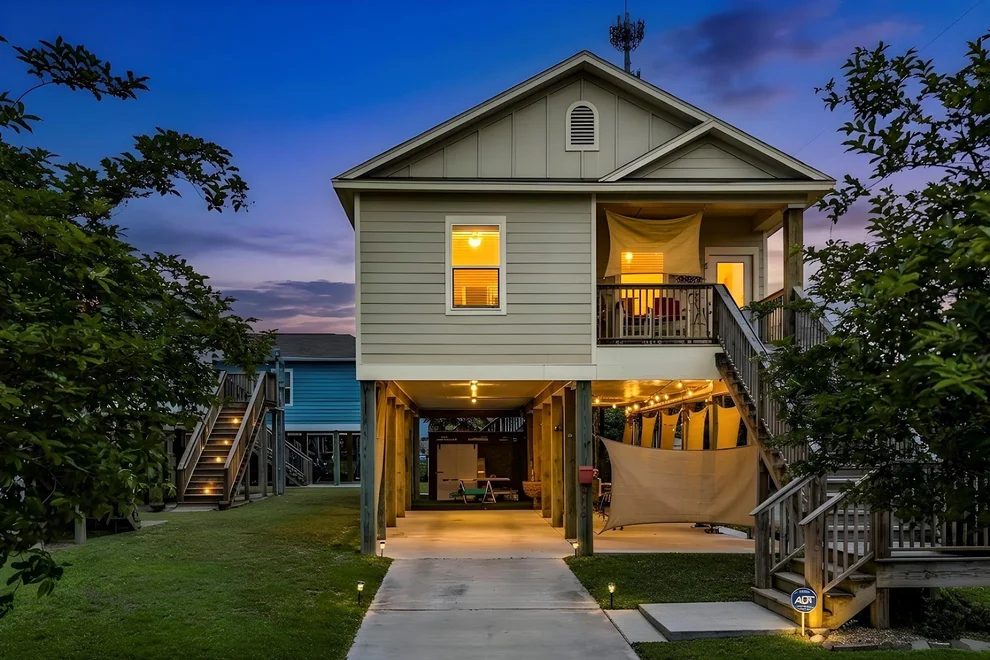 Unit for sale at 710 35th Street, Galveston, TX 77550