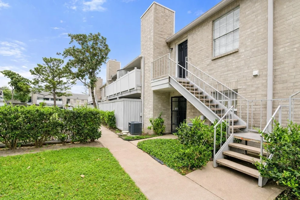 Unit for sale at 10633 Braes Bend Drive, Houston, TX 77071