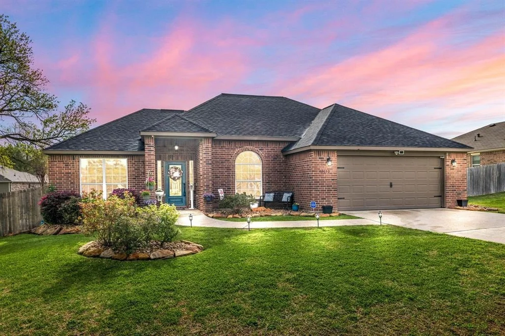 Unit for sale at 12630 Ridgecrest Drive, Willis, TX 77318