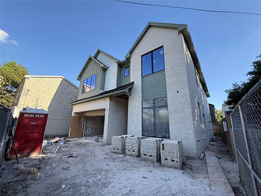 Unit for sale at 1021 Nadine Street, Houston, TX 77009