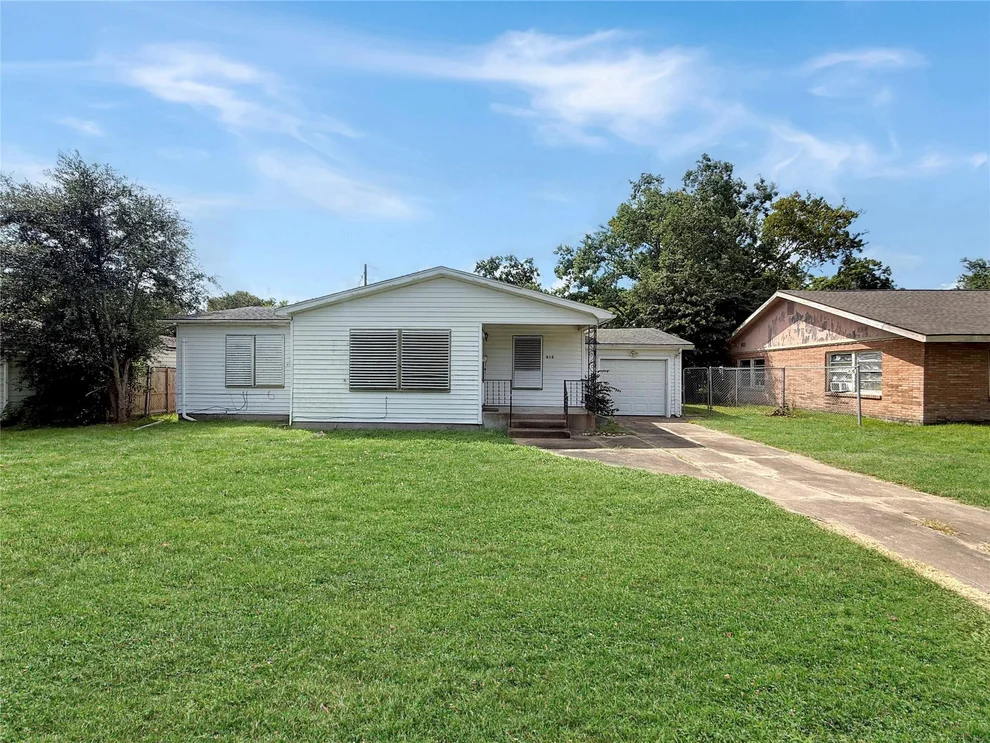 Unit for sale at 613 22nd Avenue N, Texas City, TX 77590
