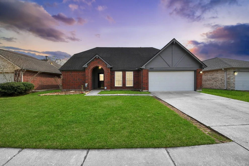 Unit for sale at 4747 Widerop Lane, Friendswood, TX 77546