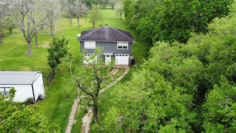 Unit for sale at 409 Doris Street, El Campo, TX 77437