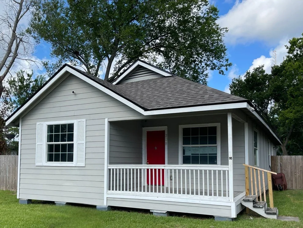 Unit for sale at 208 S 7th Street, La Porte, TX 77571