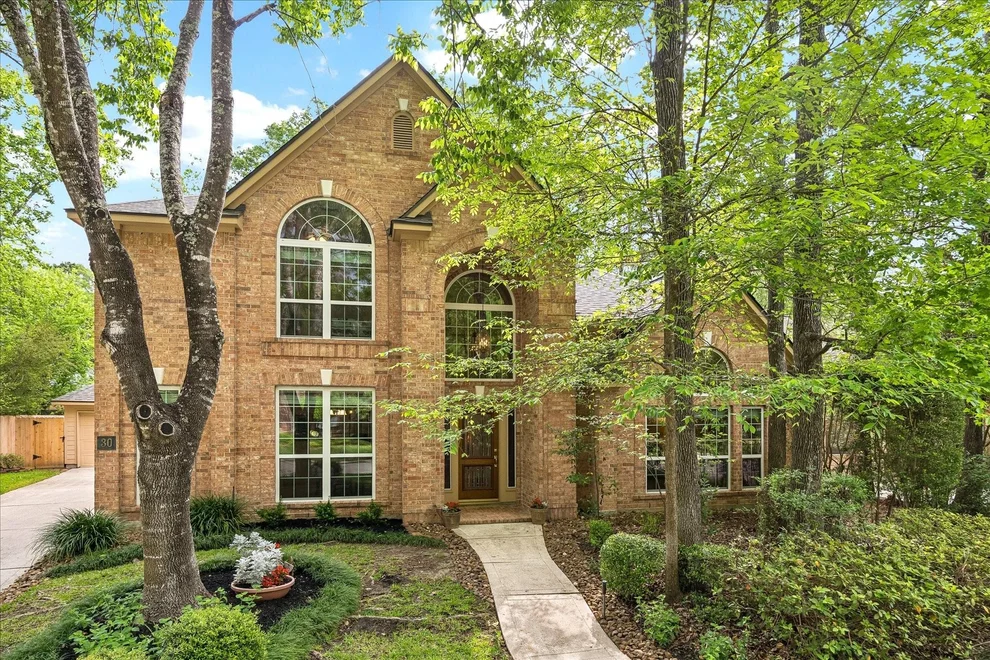 Unit for sale at 30 N Dragonwood Place, The Woodlands, TX 77381