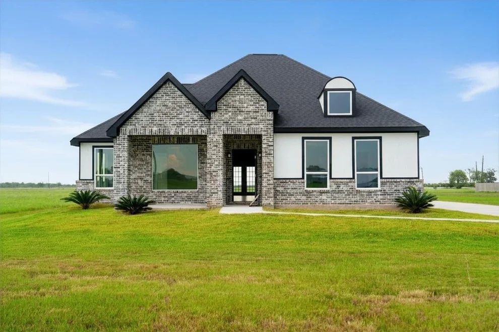 Unit for sale at 395 Brahman Trail, Angleton, TX 77515