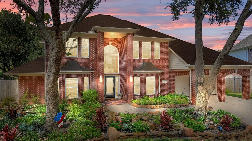 Unit for sale at 2408 Sawgrass Court, League City, TX 77573