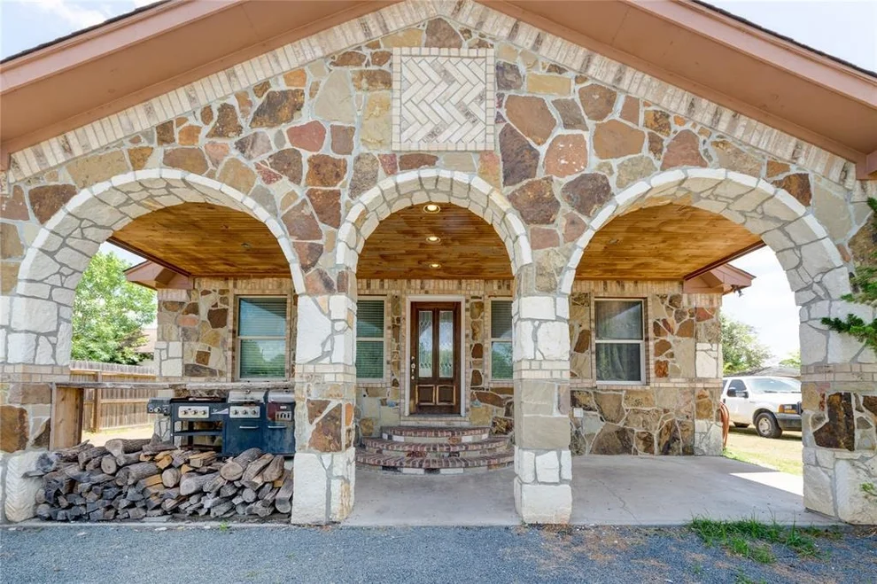 Unit for sale at 1020 2nd Street, Hempstead, TX 77445