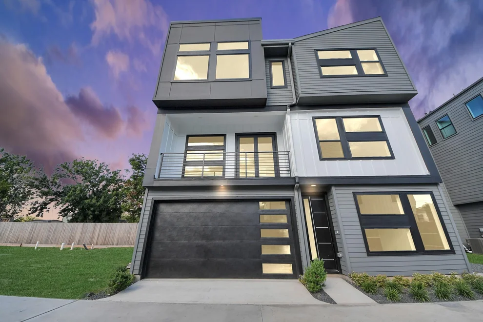 Unit for sale at 5030 Mallow Street, Houston, TX 77033