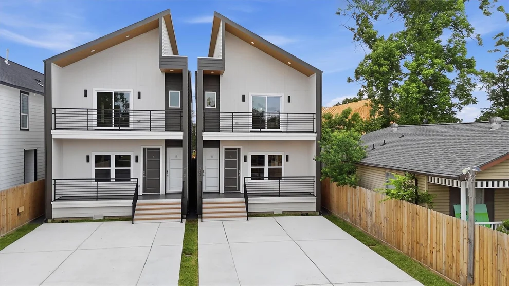 Unit for sale at 408 E 34th Street, Houston, TX 77018