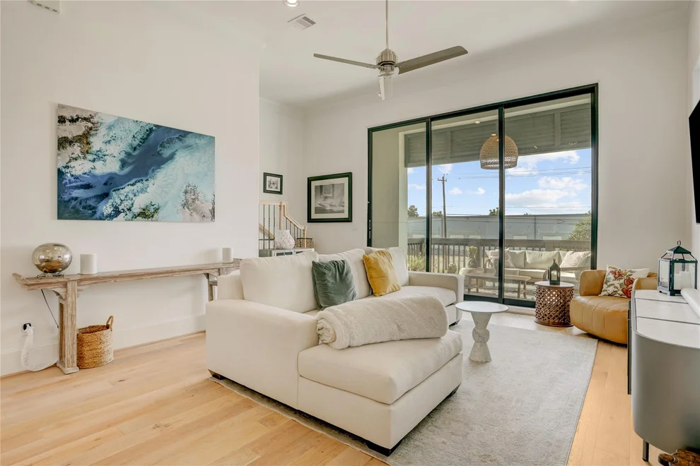 Unit for sale at 3317 W 11th Street, Houston, TX 77008