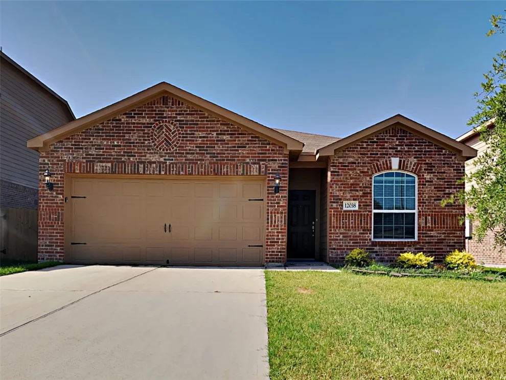 Unit for sale at 12038 Powderhorn Lane, Pinehurst, TX 77362