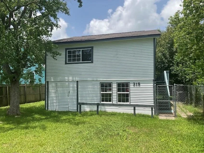 Unit for sale at 318 10th Street, Dickinson, TX 77539