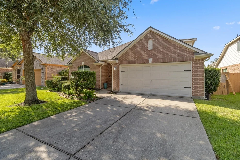 Unit for sale at 2732 San Marco Lane, League City, TX 77573