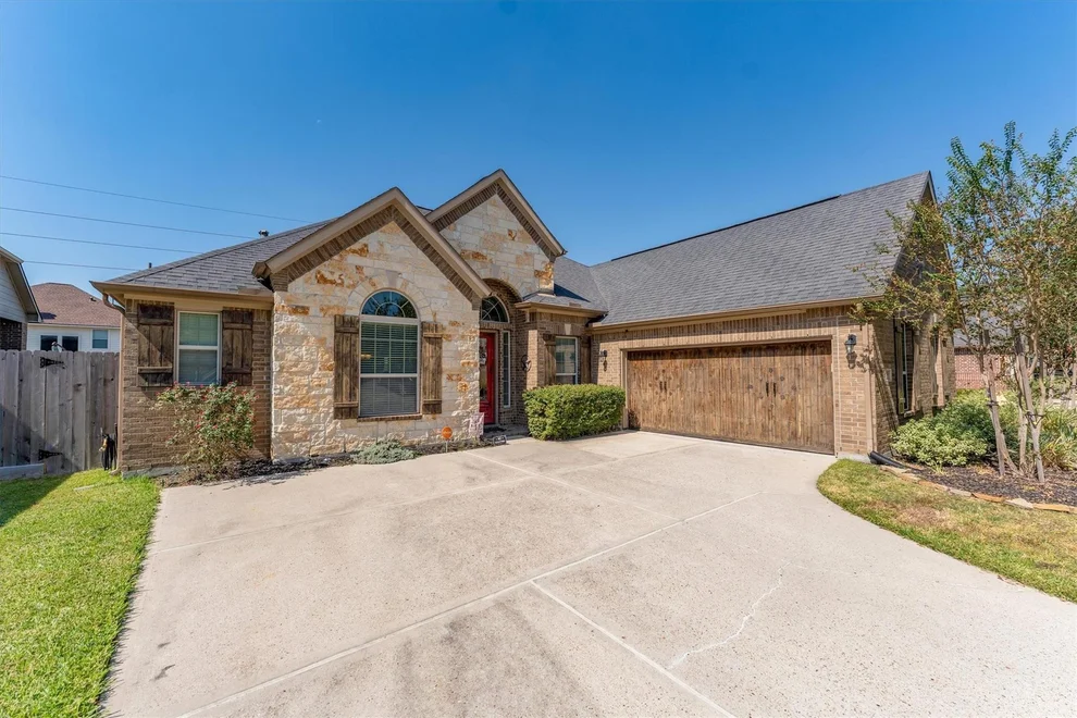 Unit for sale at 18011 Sheldon Pines, Spring, TX 77379