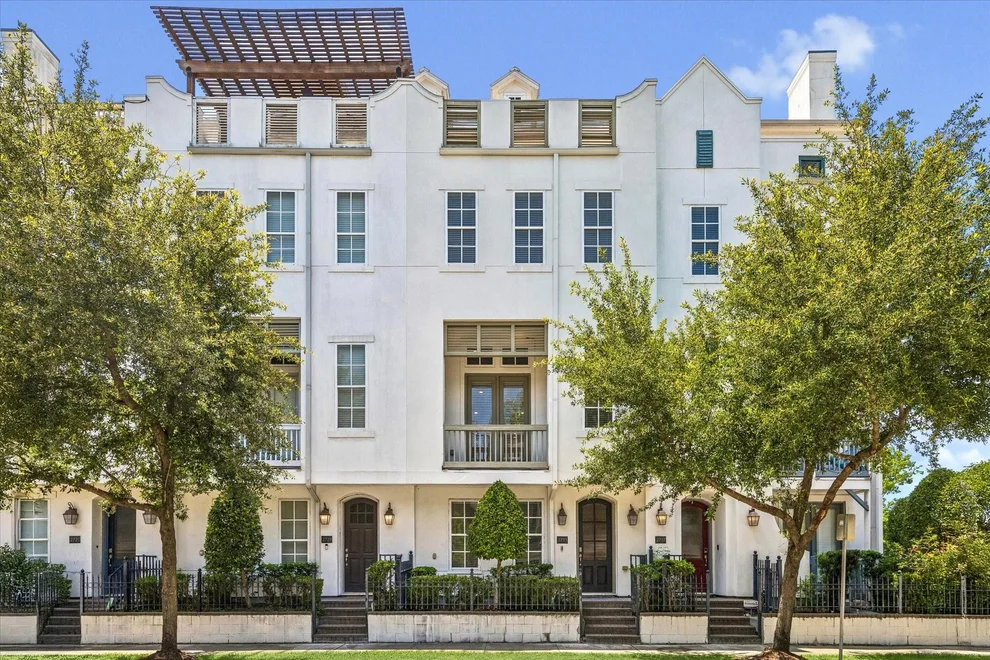 Unit for sale at 2733 Cortlandt Street, Houston, TX 77008