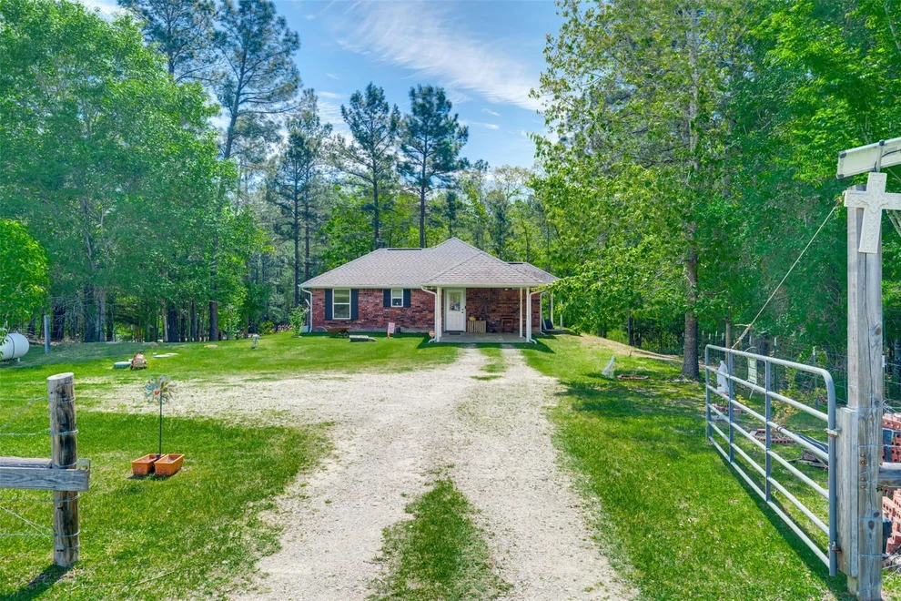 Unit for sale at 5755 An County Road 153, Palestine, TX 75801