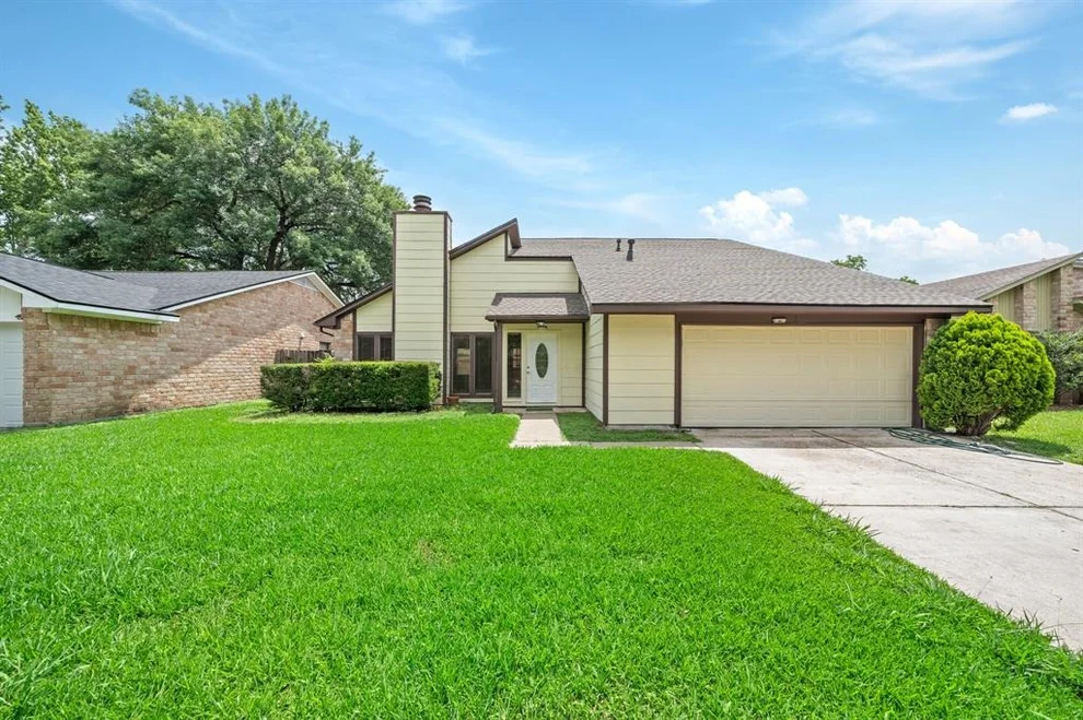 Unit for sale at 3110 Frontier Drive, Sugar Land, TX 77479