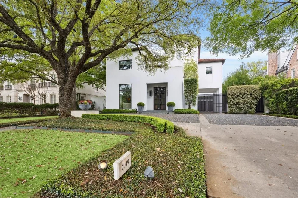 Unit for sale at 2949 Chevy Chase Drive, Houston, TX 77019