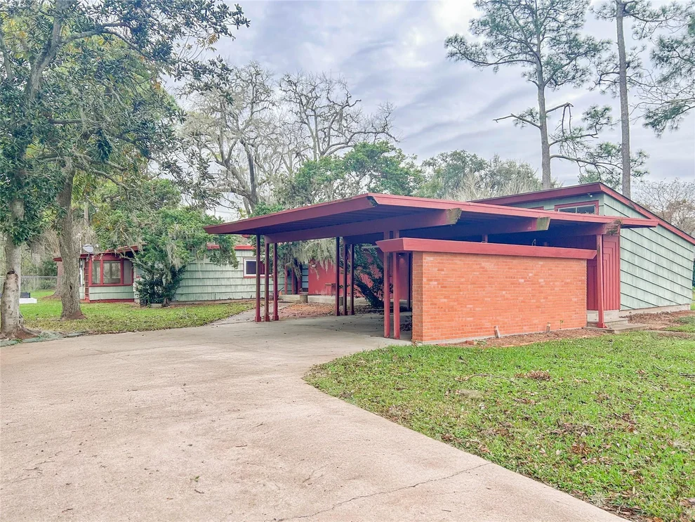 Unit for sale at 530 Circle Way, Lake Jackson, TX 77566