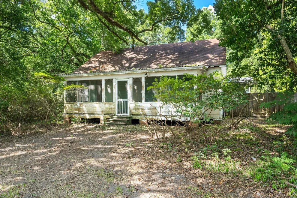 Unit for sale at 1603 S Oak Street, La Marque, TX 77568
