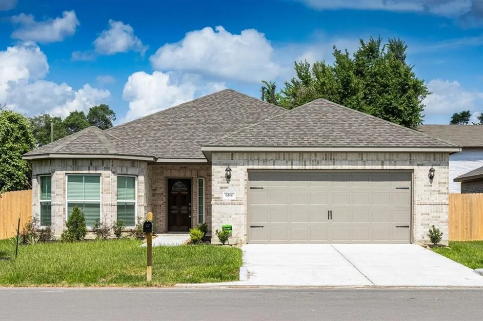 Unit for sale at 6514 Arabella, Houston, TX 77091