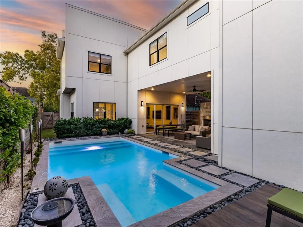 Unit for sale at 413 E 27th Street, Houston, TX 77008