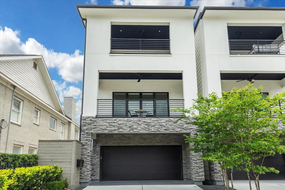 Unit for sale at 242 Birdsall Street, Houston, TX 77007