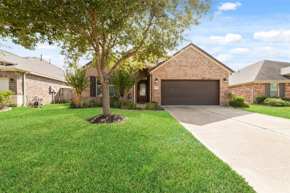 Unit for sale at 1924 Rushing Meadow Lane, Pearland, TX 77089