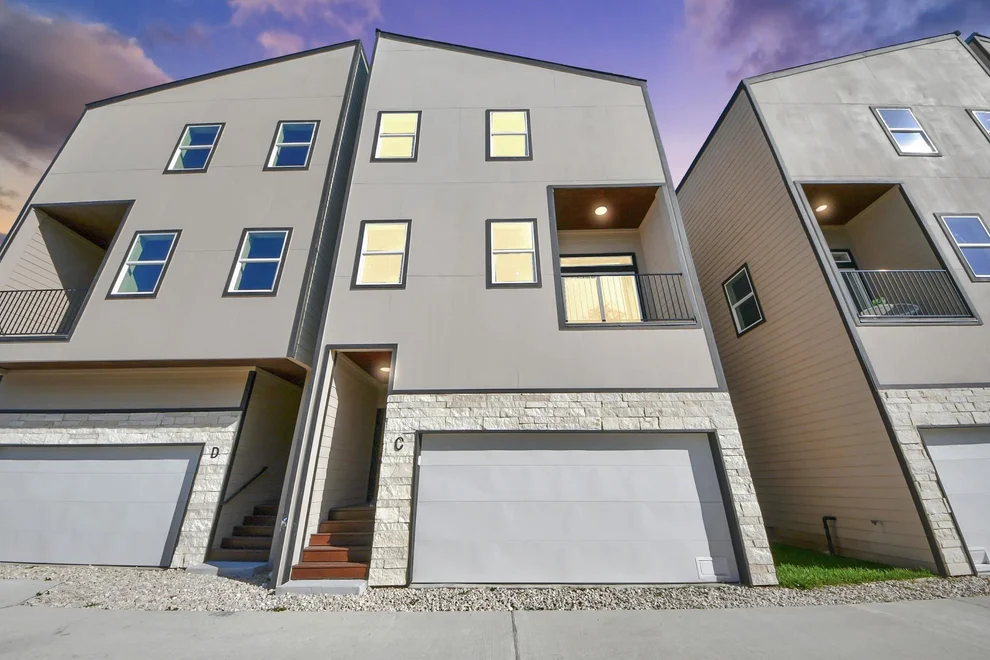 Unit for sale at 1216 E 34th Street, Houston, TX 77022