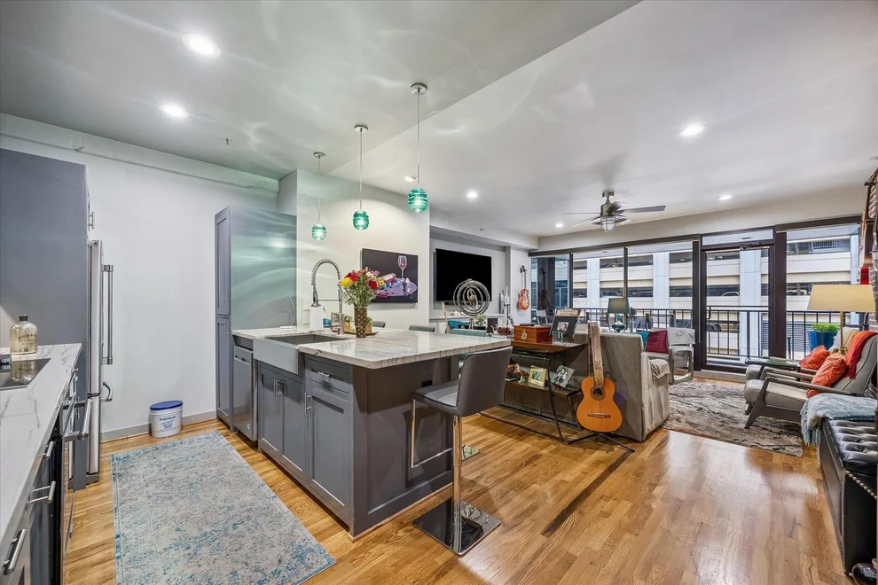 Unit for sale at 917 Main Street, Houston, TX 77002