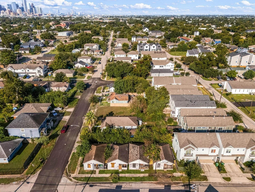 Unit for sale at 1801 Schweikhardt Street, Houston, TX 77020