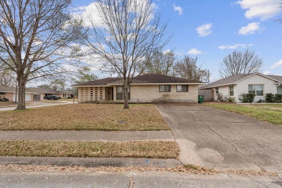 Unit for sale at 2114 Lazybrook Drive, Houston, TX 77008